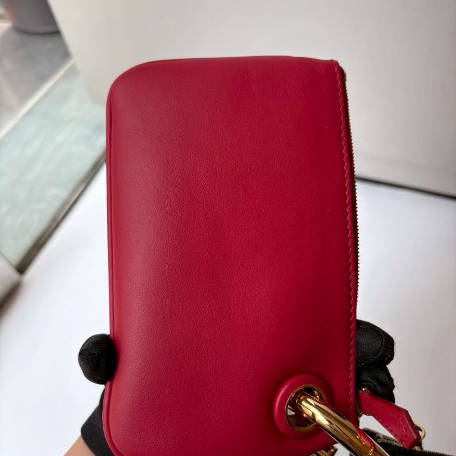 Fendi 三色皮革圓圈F手勾包 手拿包-17