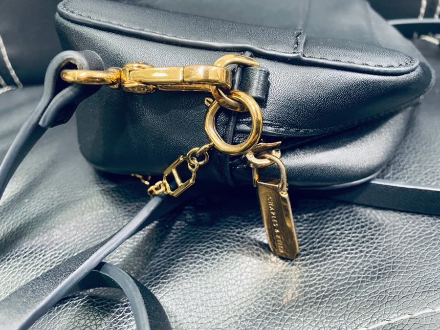 CHARLES & KEITH /小CK LOGO細鏈小方包-黑色-17