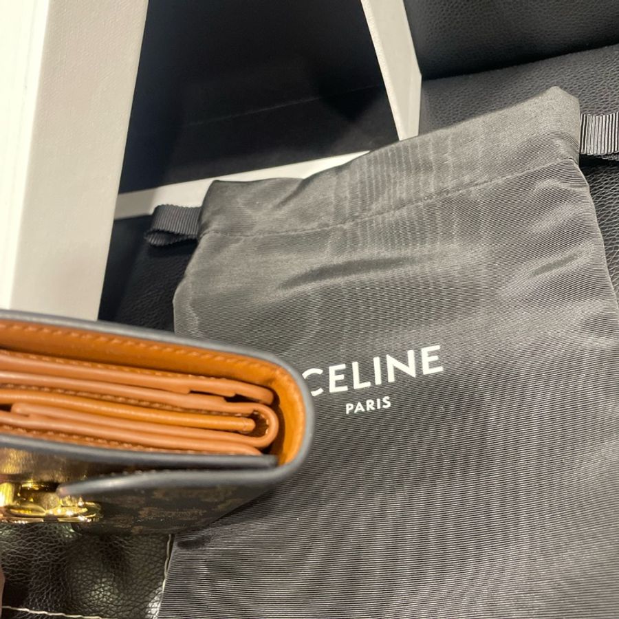 CELINE / TRIOMPHE標誌印花小號翻蓋錢包 /黃褐色-11