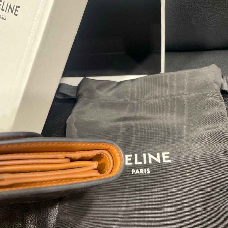 CELINE / TRIOMPHE標誌印花小號翻蓋錢包 /黃褐色-12
