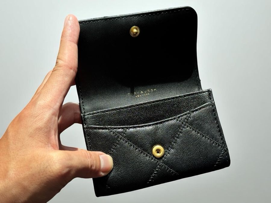 TORY BURCH Willa 菱格紋皮革翻蓋卡包-金釦黑-5