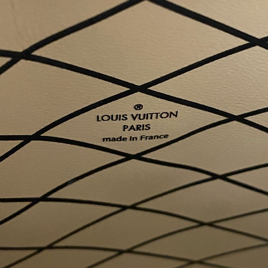 Louis Vuitton 白色拼黑色 水波纹Trunk 盒子包 單肩斜挎 肩帶可調節-8