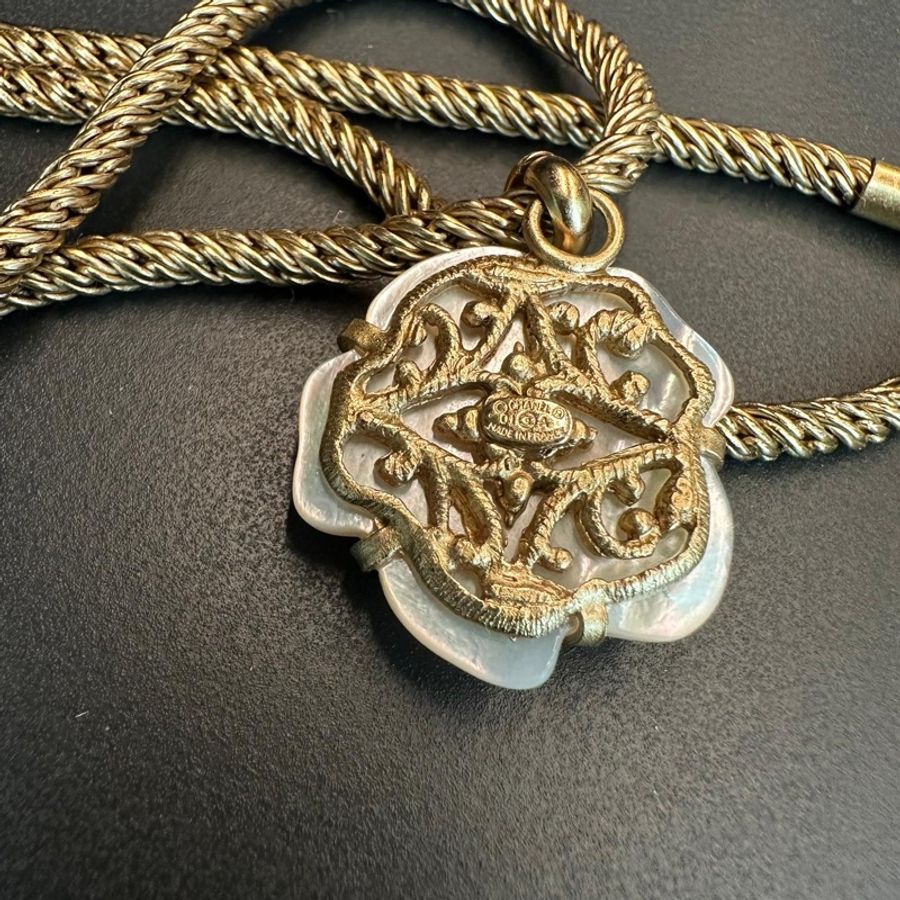Chanel Vintage 01A金屬貝母cc扭紋項鏈-2