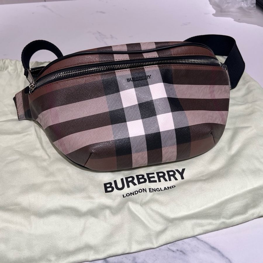 Burberry Cason胸包/腰包(閒置品近全新)-1
