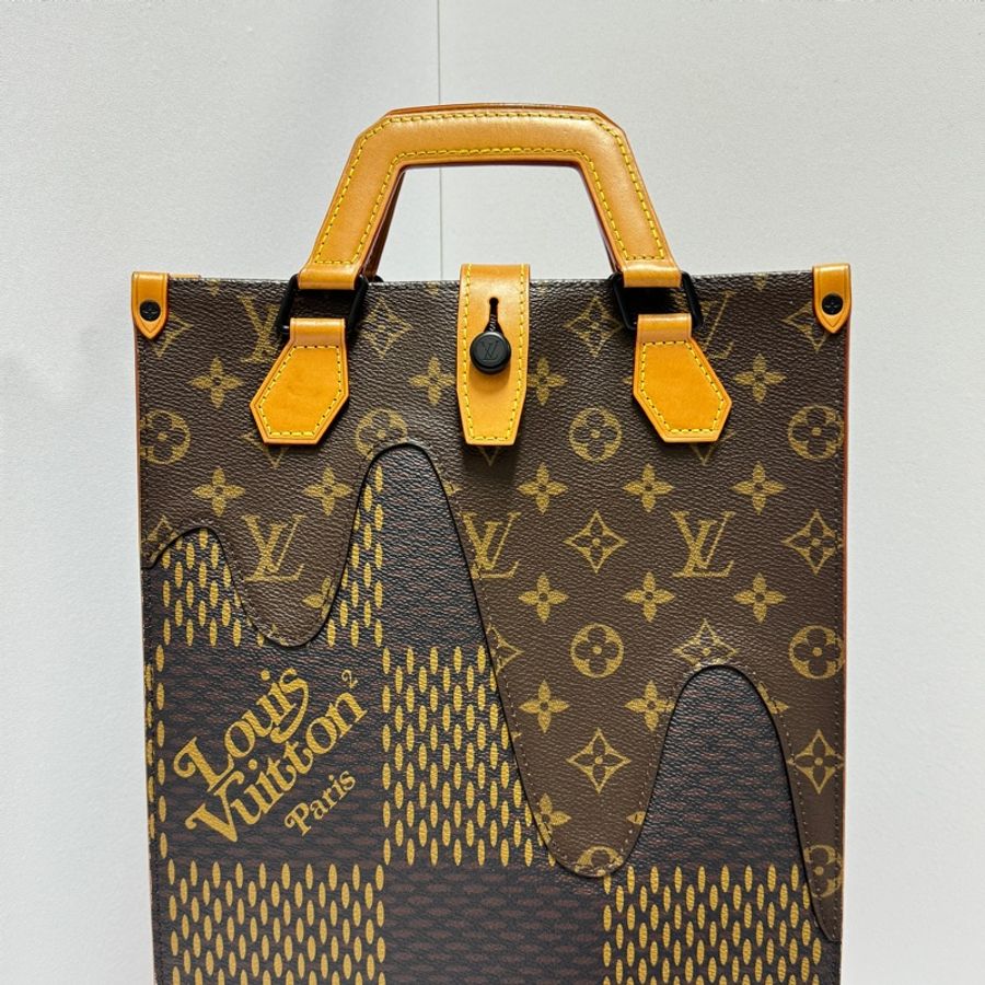 (極新! 超稀有) LV Nigo聯名 超帥限量款 手提托特+斜背包-2