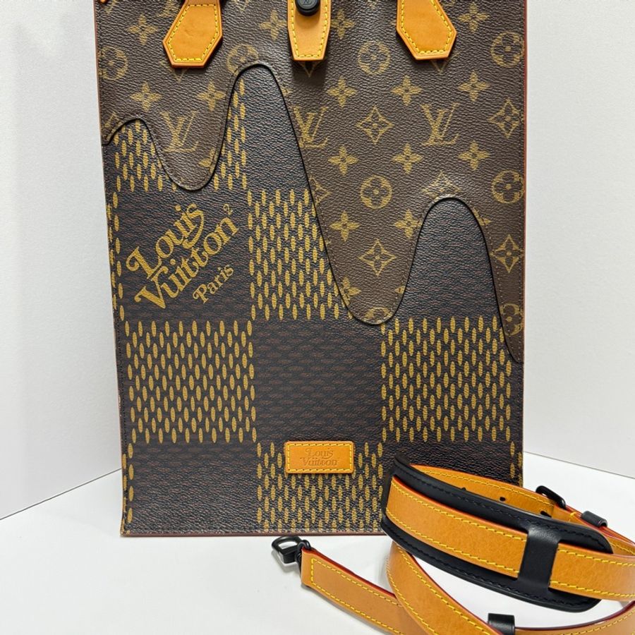(極新! 超稀有) LV Nigo聯名 超帥限量款 手提托特+斜背包-3