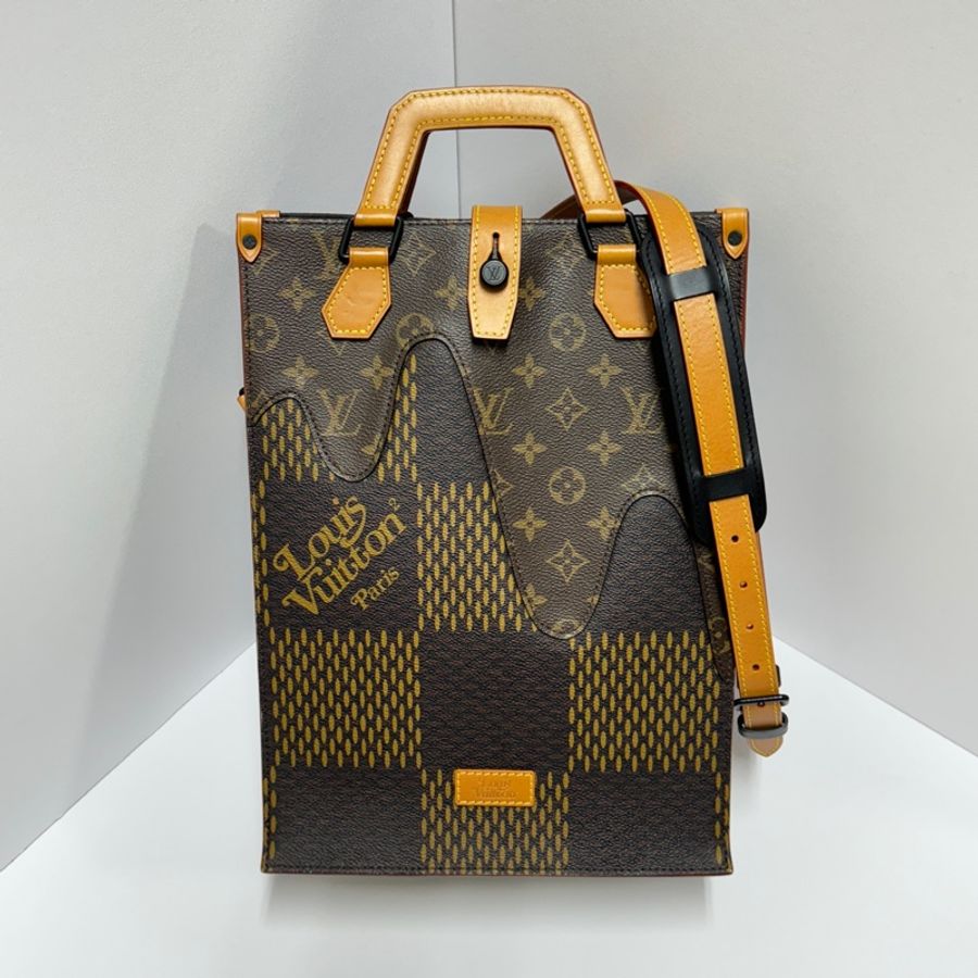 (極新! 超稀有) LV Nigo聯名 超帥限量款 手提托特+斜背包-25