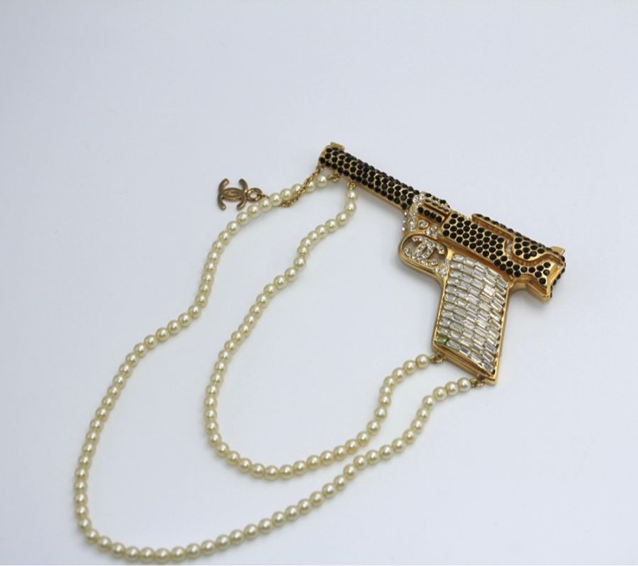 Chanel Vintage 01A水鑽cc仿珍珠鏈大款手槍胸針-6