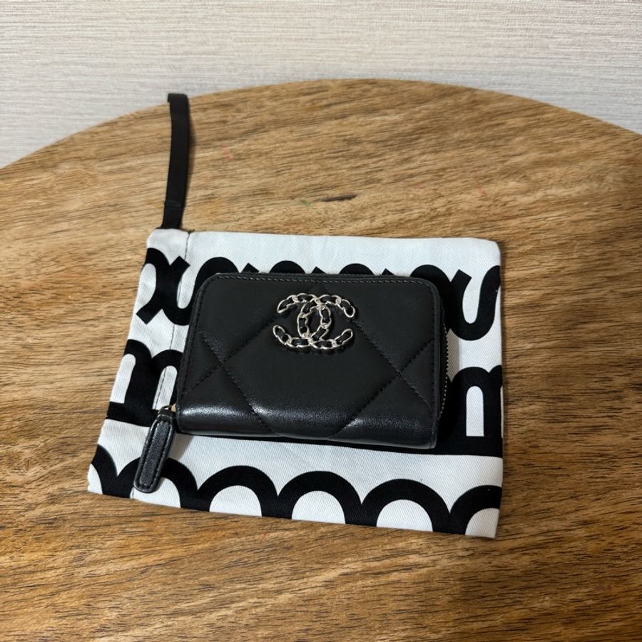 💎《香奈兒CHANEL》銀色金屬雙C LOGO-6