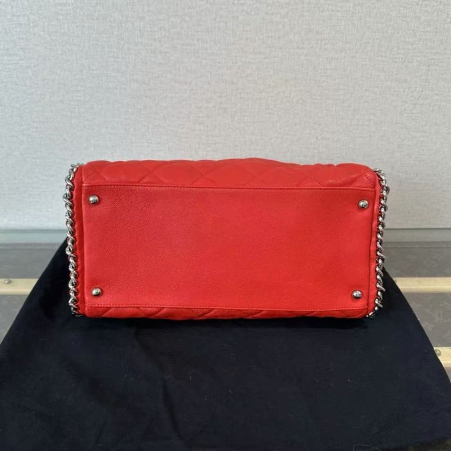 CHANEL 紅銀滾邊hobo機場鍊條包30*20*15 98新配件塵袋-5