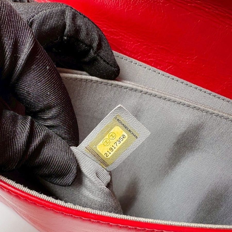 Chanel 霧銀鍊紅色皮革線型格 口蓋包-15