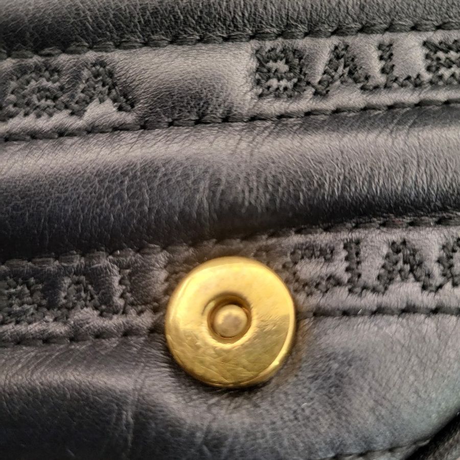 巴黎世家刺繡小羊皮翻蓋金扣斜揹／肩揹二用包-28