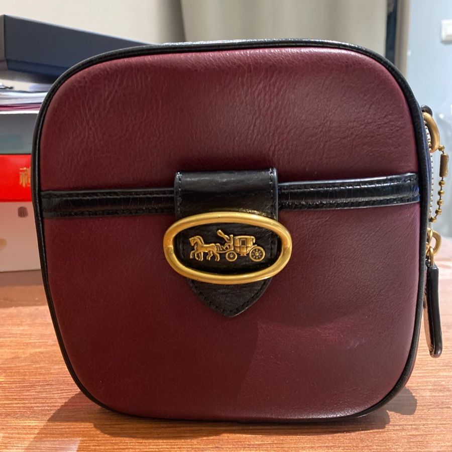 coach 女用小包寬背袋-6