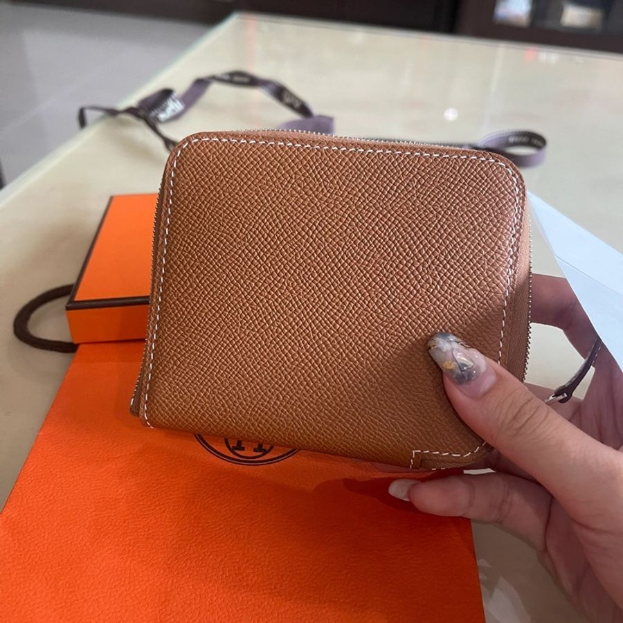 全新 HERMES Silk In Compact 絲巾短夾 金棕色 EPSOM 皮-0