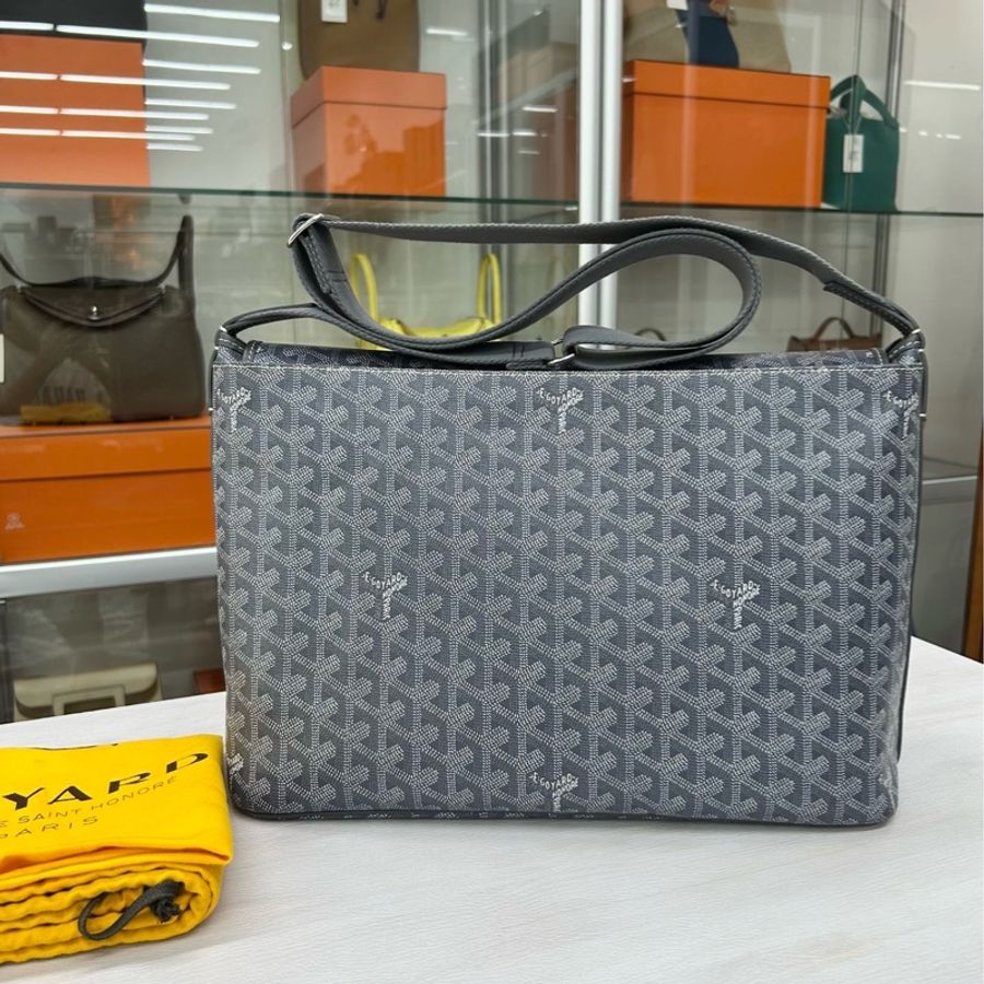 【近新閒置品】Goyard Capetien灰色翻蓋郵差包單肩側背斜挎包-1