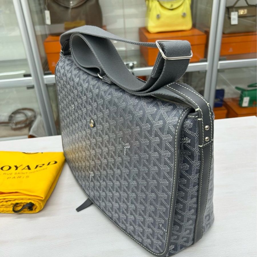 【近新閒置品】Goyard Capetien灰色翻蓋郵差包單肩側背斜挎包-3