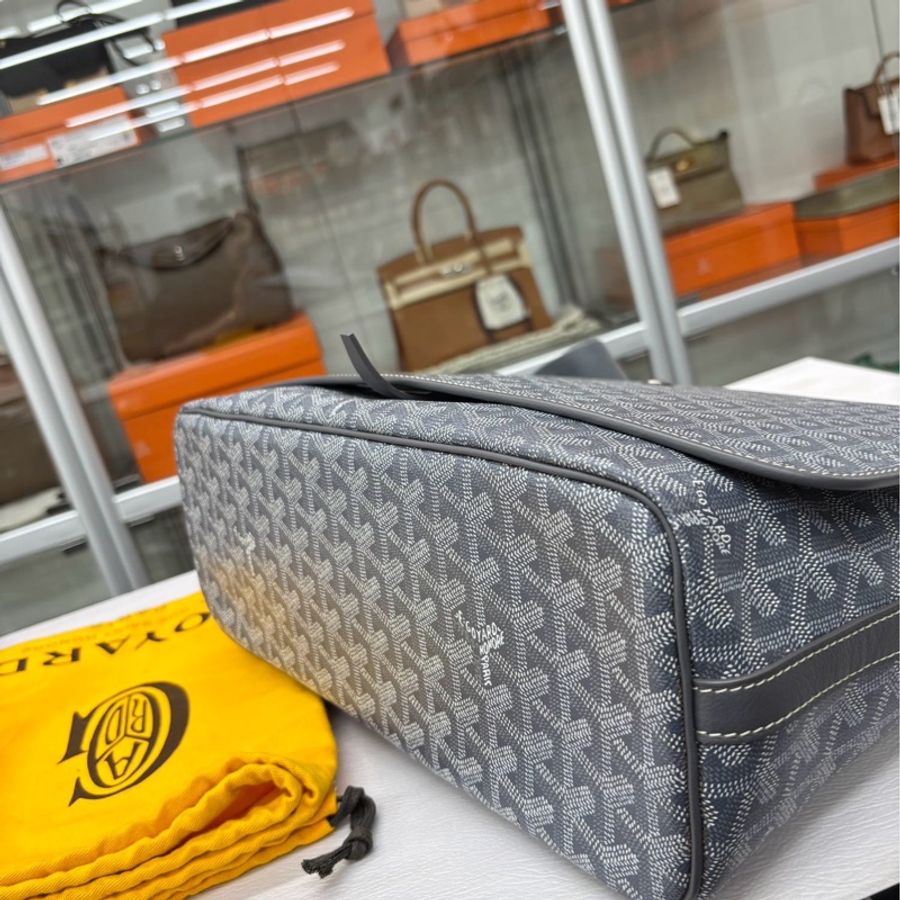 【近新閒置品】Goyard Capetien灰色翻蓋郵差包單肩側背斜挎包-4
