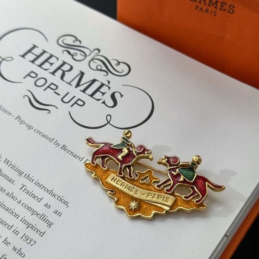 Hermès vintage 犬上少女胸針-4