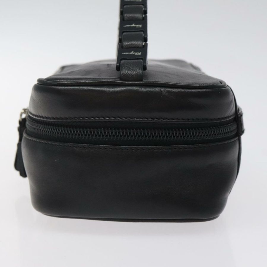【日本直送】Salvatore Ferragamo 皮革化妝包 黑色 銀色 正品 125183-2