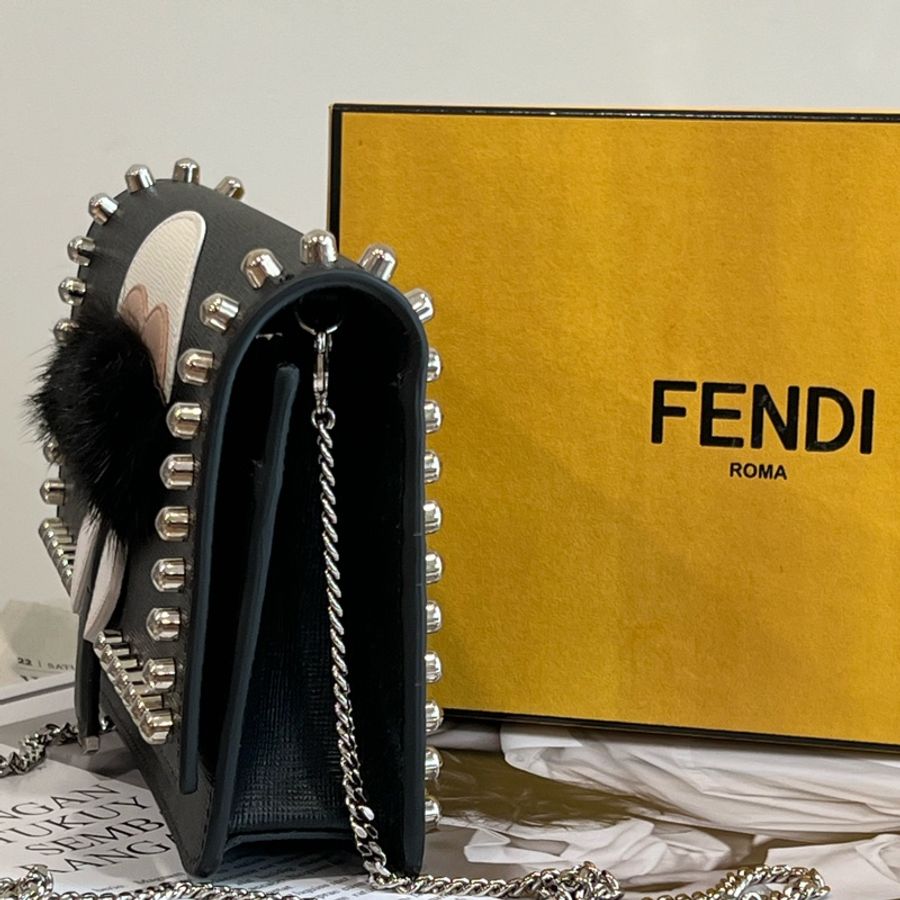 FENDI 卡爾 WOC 鍊包(全新未使用)-2