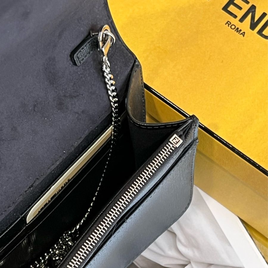 FENDI 卡爾 WOC 鍊包(全新未使用)-5