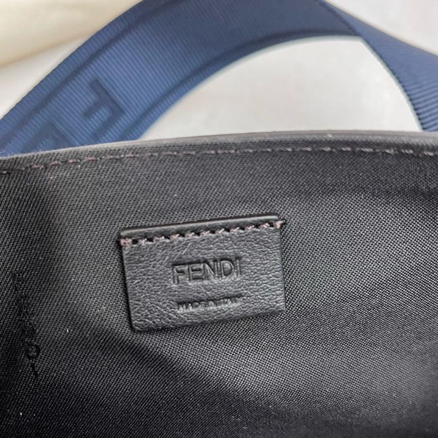 Fendi compact bag-4