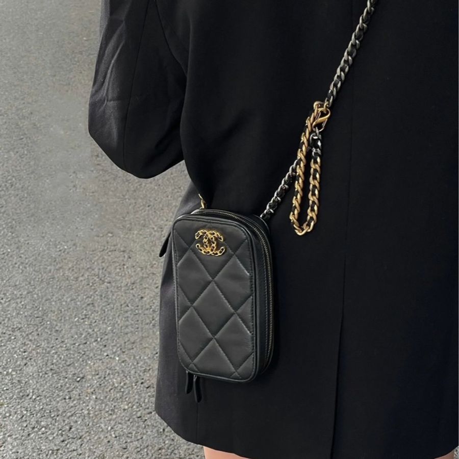 全新全配🈶️購證❤️ chanel #黑金 #19bag #手機包 #鍊條包-1