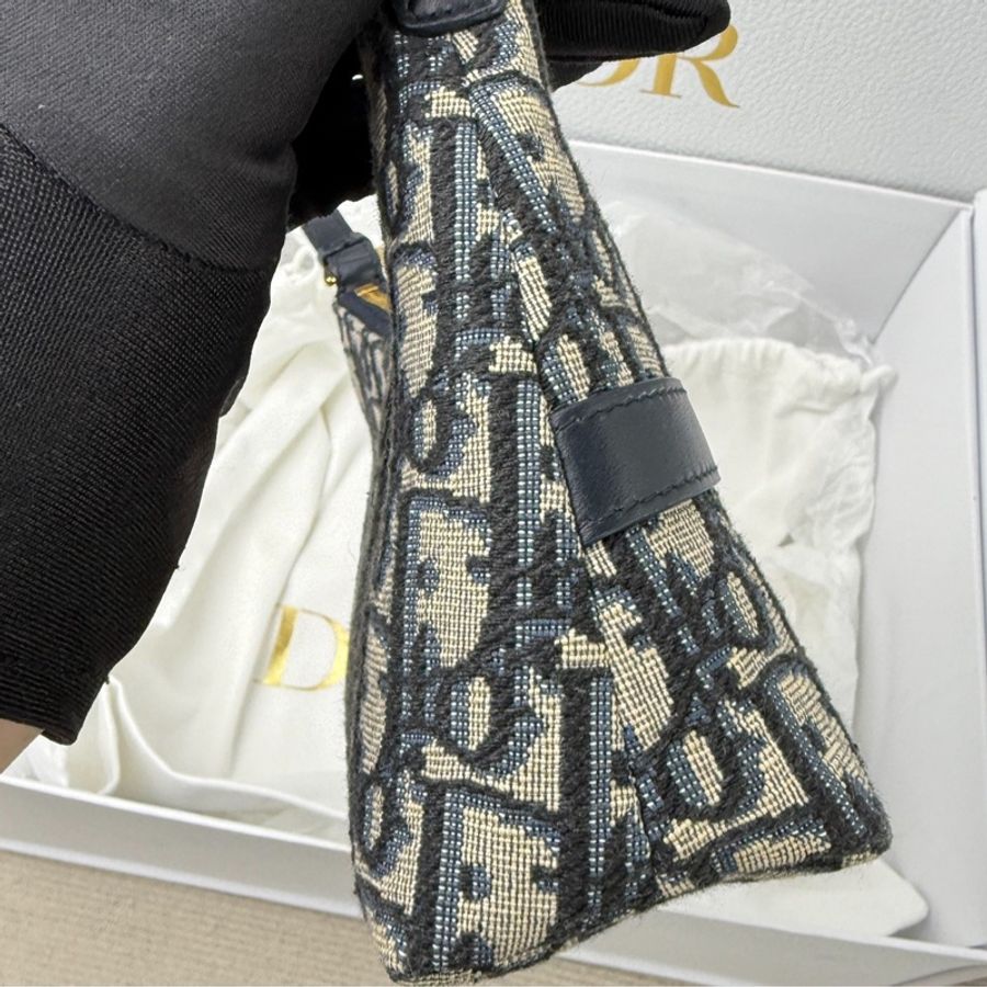 全新代購！Dior 迪奧 蒙田30 Montaigne Cigale 迷你手袋 hobo 水餃包 藍色 Oblique 緹花-2