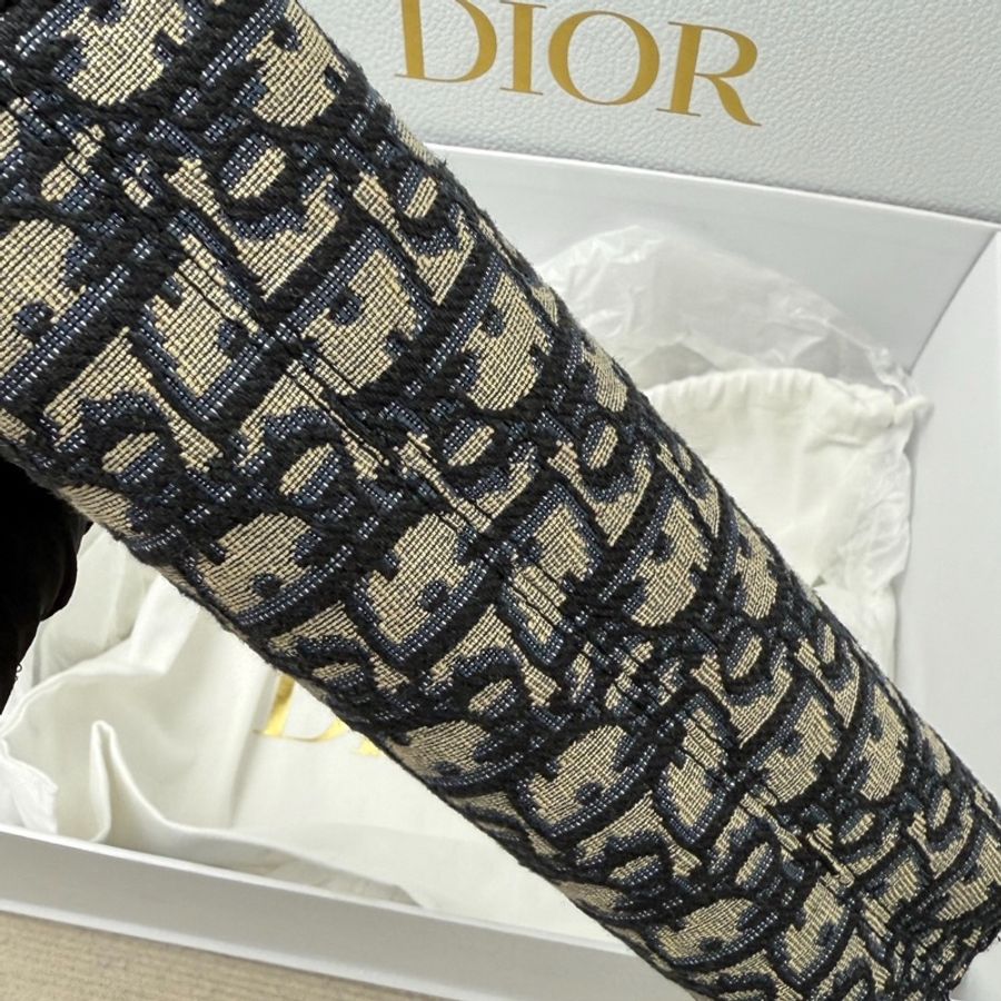 全新代購！Dior 迪奧 蒙田30 Montaigne Cigale 迷你手袋 hobo 水餃包 藍色 Oblique 緹花-3