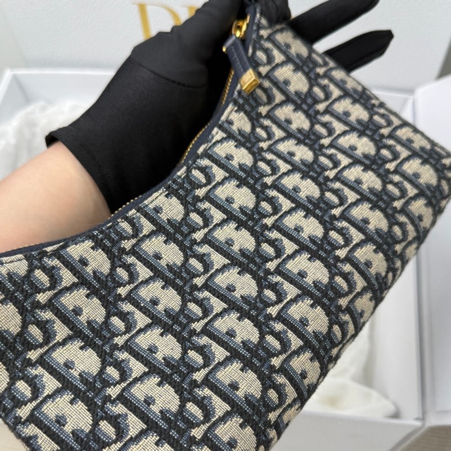 全新代購！Dior 迪奧 蒙田30 Montaigne Cigale 迷你手袋 hobo 水餃包 藍色 Oblique 緹花-5