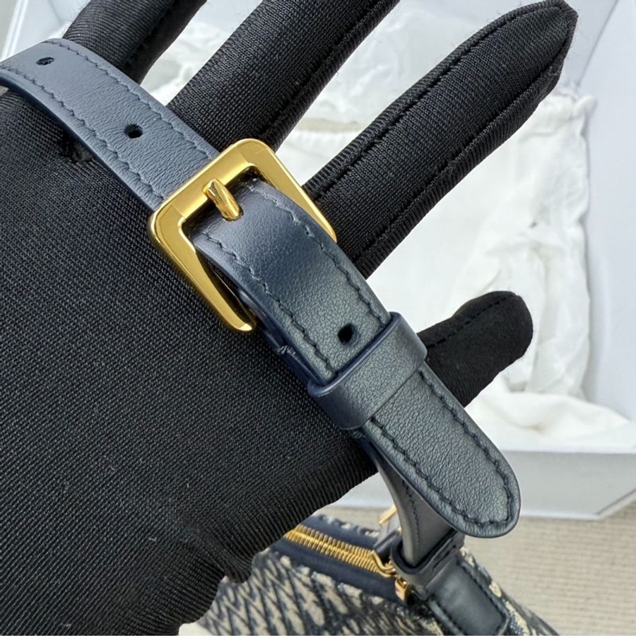 全新代購！Dior 迪奧 蒙田30 Montaigne Cigale 迷你手袋 hobo 水餃包 藍色 Oblique 緹花-6
