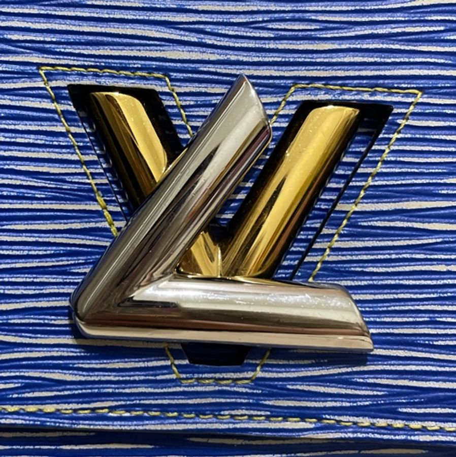 Louis Vuitton Twist WOC Epi 藍色銀鍊包-7