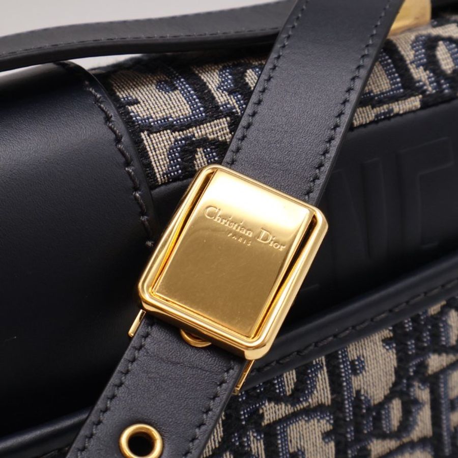 DIOR 30 Montaigne斜背包-9