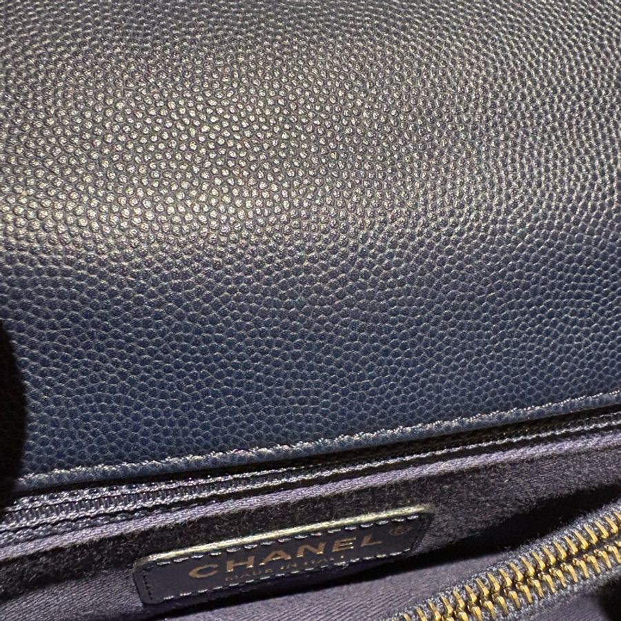 Chanel Coco Handle 深藍金扣 中尺寸-11