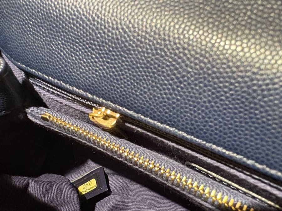Chanel Coco Handle 深藍金扣 中尺寸-15