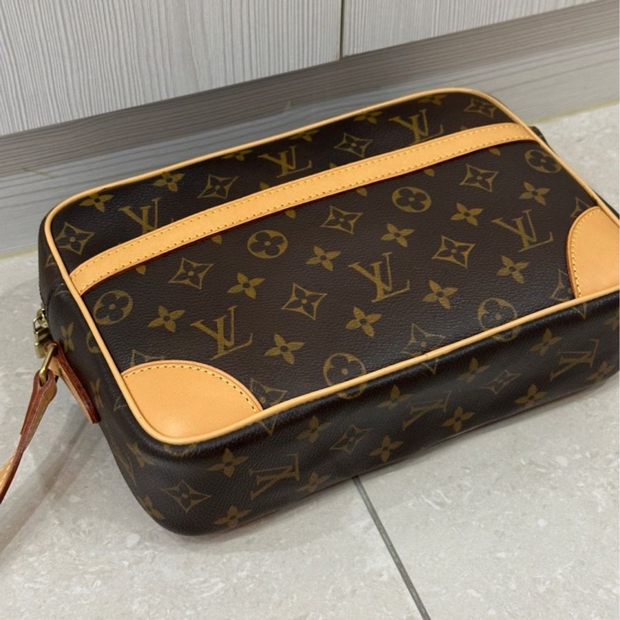 🔅男女通用款🆕Lv路易威登老花橫版相機包-12