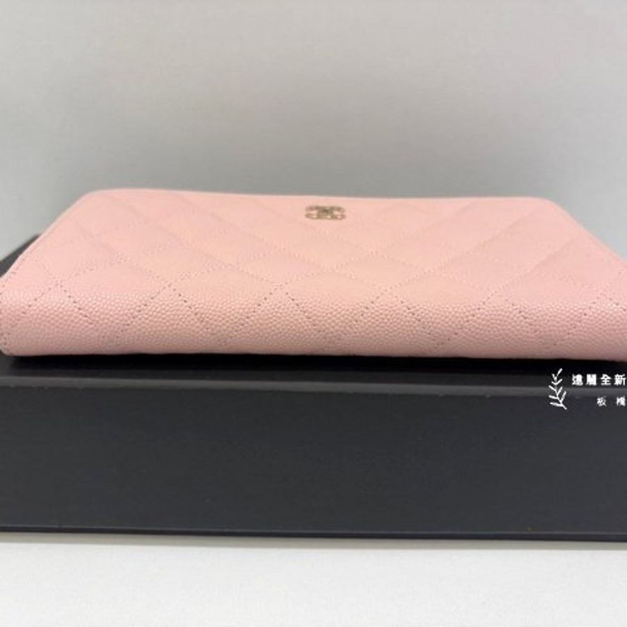 CHANEL 櫻花粉荔枝皮ㄇ拉長夾-5
