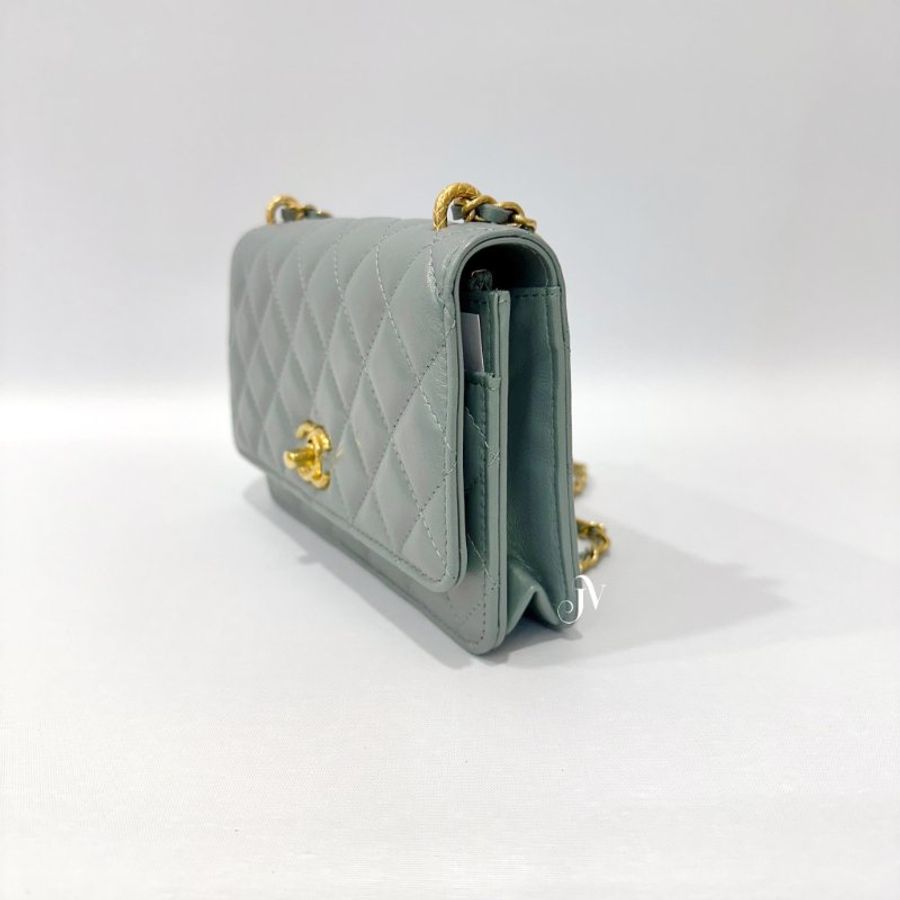 CHANEL 薄荷綠粉珠光菱格紋金釦WOC-3