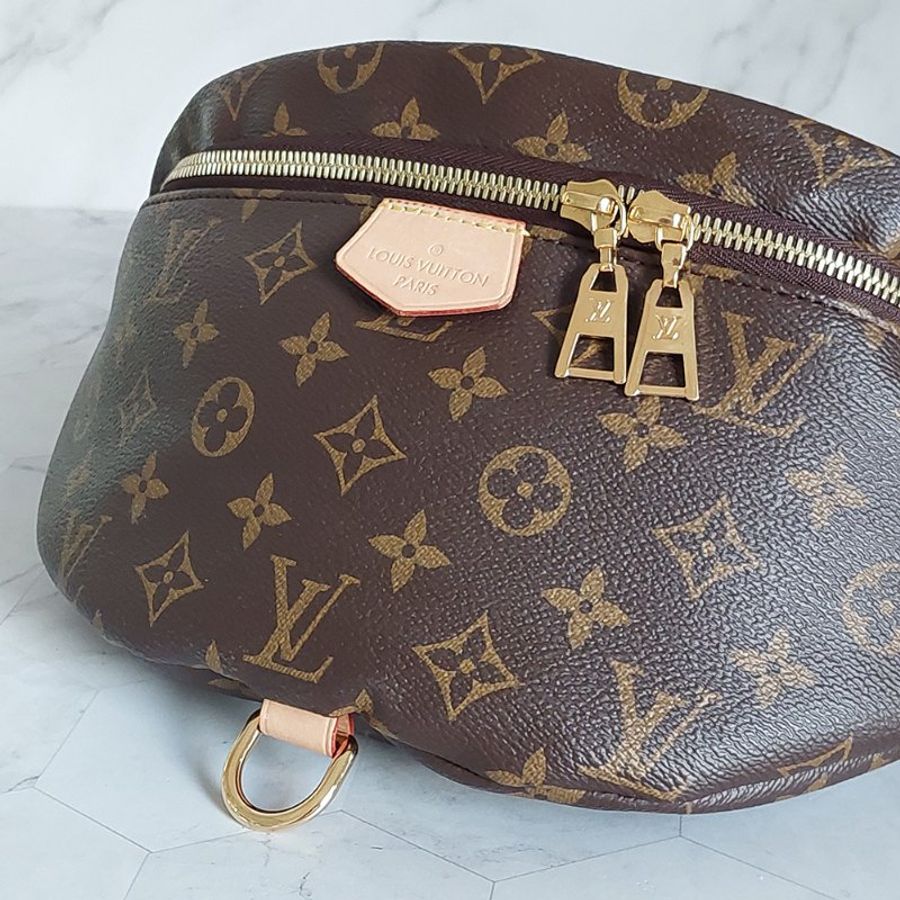 LV M43644 Bumbag🎀現品實拍 🎀 9.3成新Monogram老花字紋 腰包 斜背包 胸口包-3