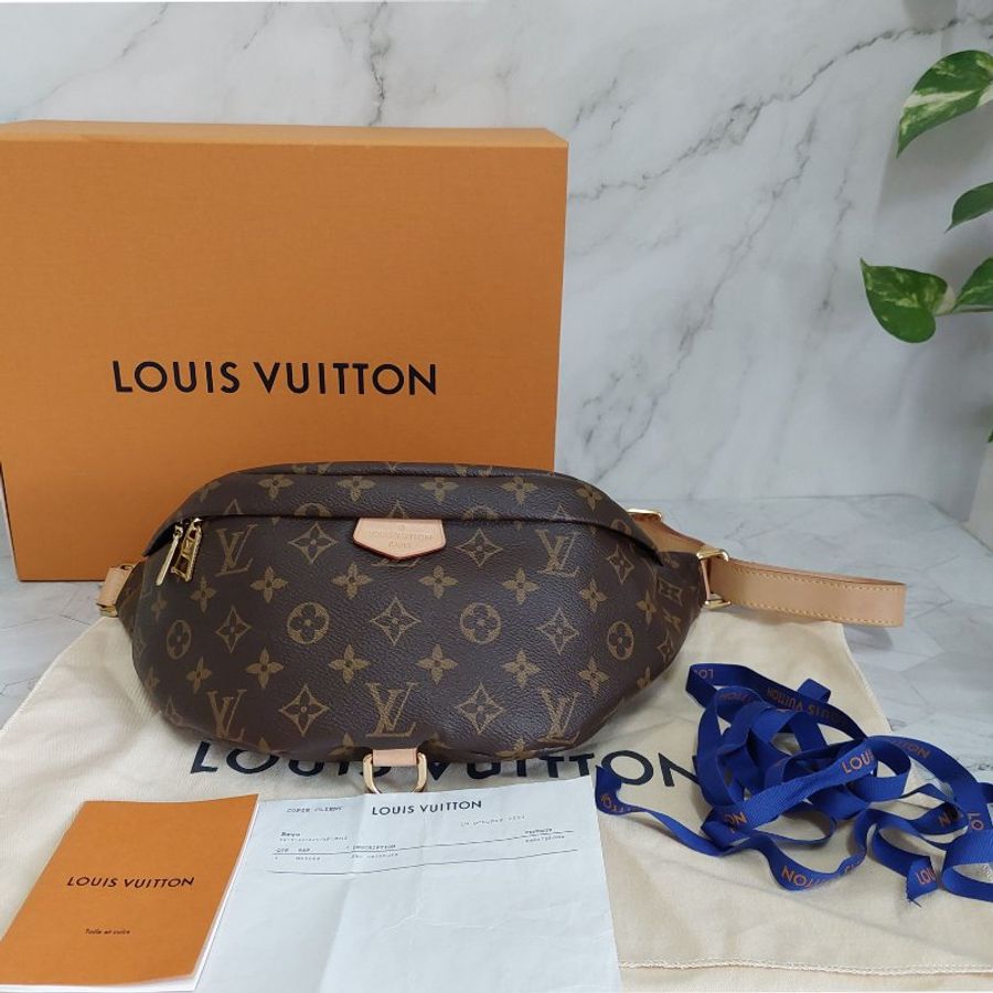LV M43644 Bumbag🎀現品實拍 🎀 9.3成新Monogram老花字紋 腰包 斜背包 胸口包-10