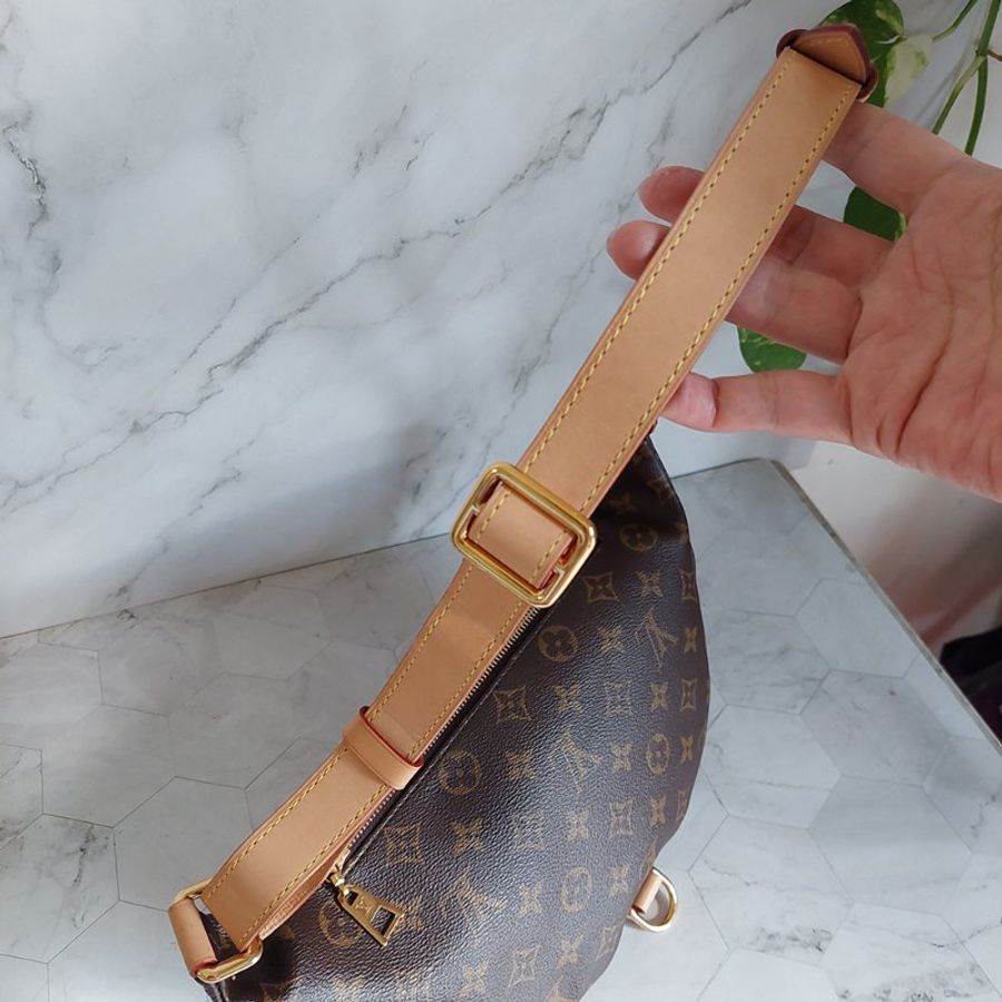 LV M43644 Bumbag🎀現品實拍 🎀 9.3成新Monogram老花字紋 腰包 斜背包 胸口包-51