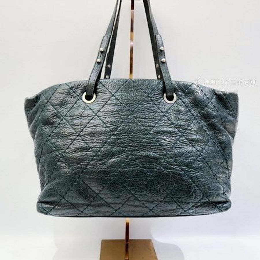 CHANEL ON THE ROAD綠色揉製牛皮托特包A48019-3