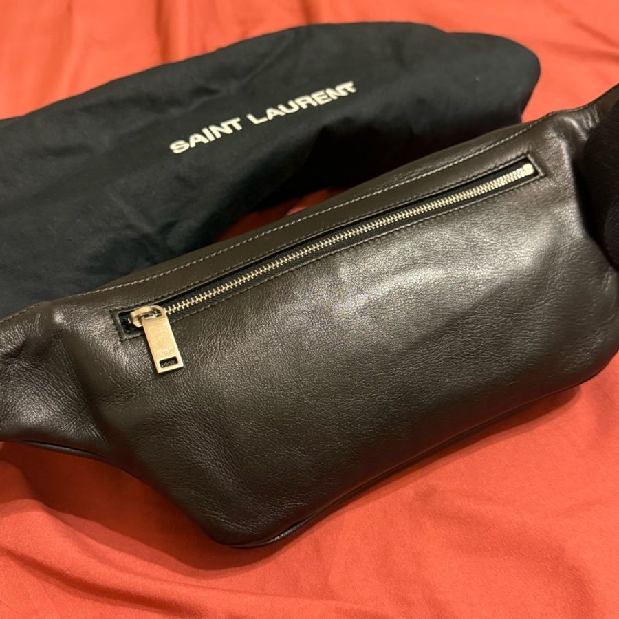 Saint Laurent Paris 經典黑色軟皮腰包-2