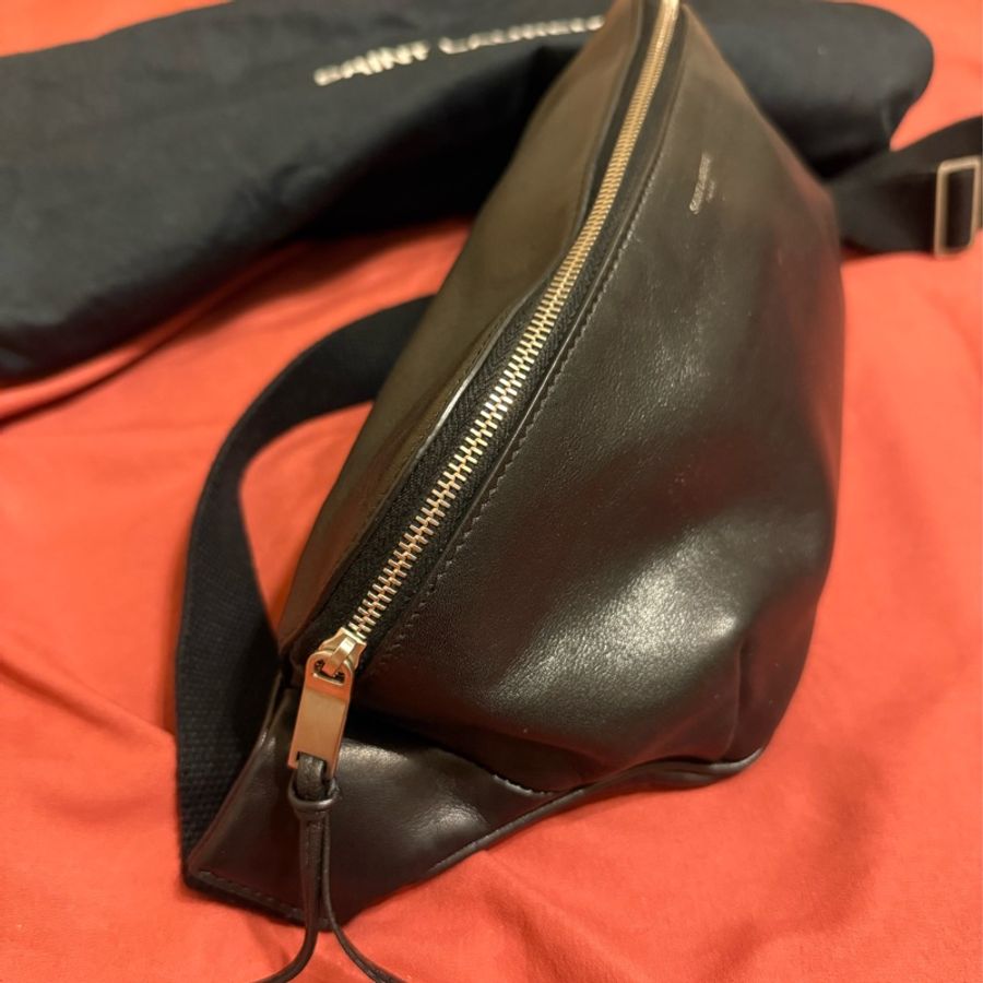 Saint Laurent Paris 經典黑色軟皮腰包-3