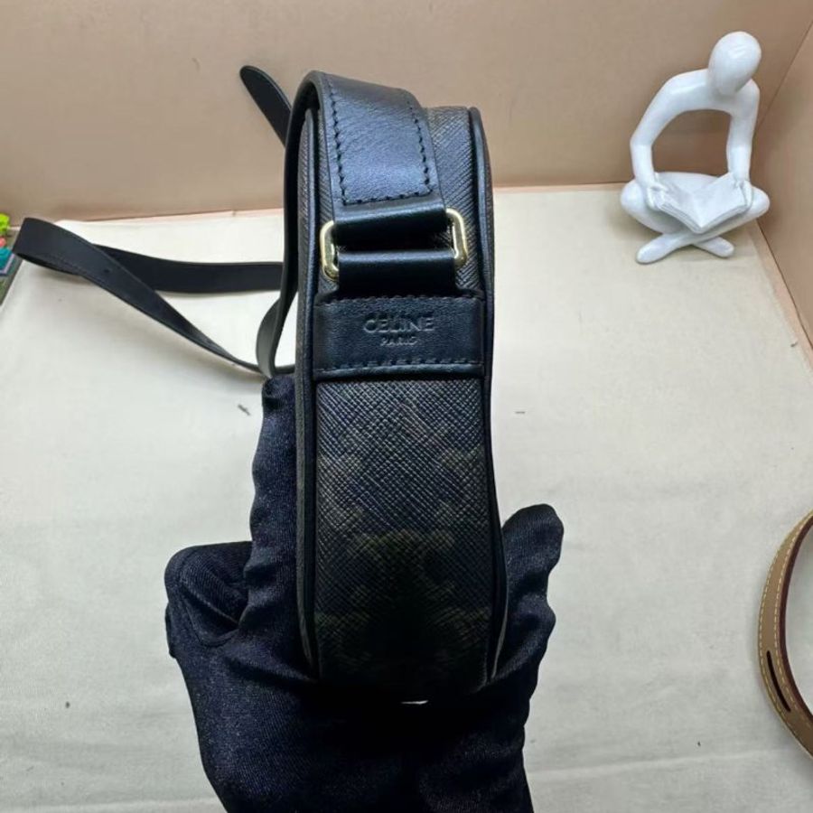 Celine 印花中號郵差包 99新配件塵袋-3