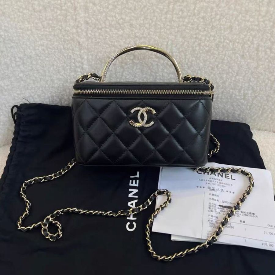 ✨Chanel 水鑽手柄化妝盒包 全新 配件塵袋-0