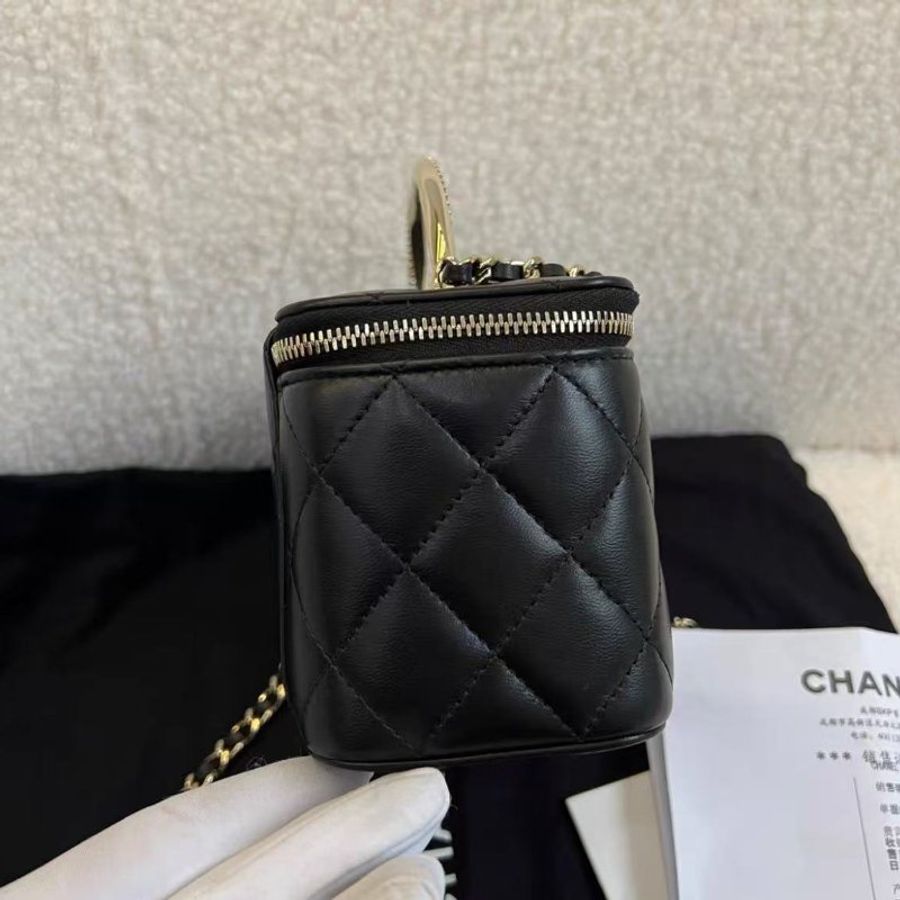 ✨Chanel 水鑽手柄化妝盒包 全新 配件塵袋-1
