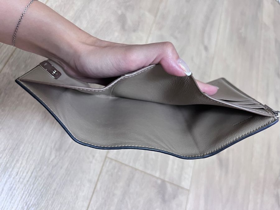 Loewe 三折短夾 燕麥色-4