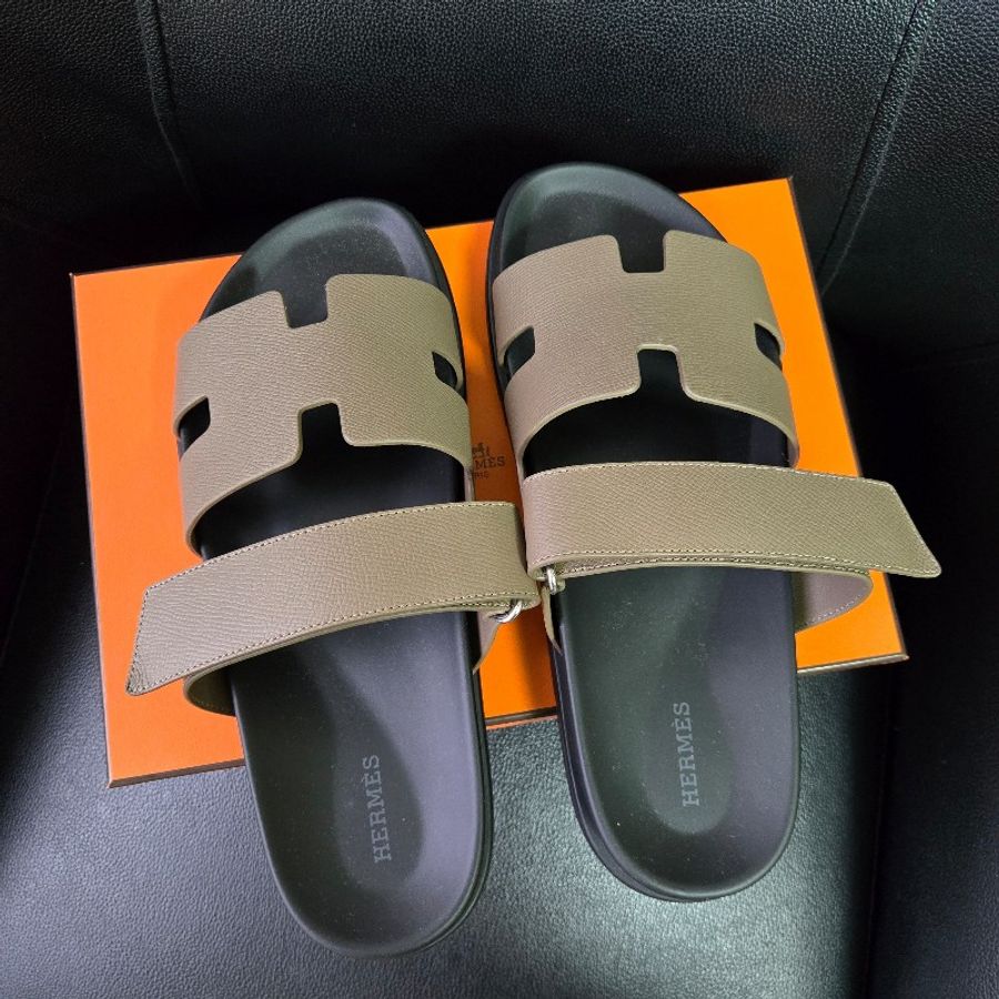 全新 HERMÈS 愛馬仕 Chypre涼鞋 Epsom 大象灰、樹皮色-0