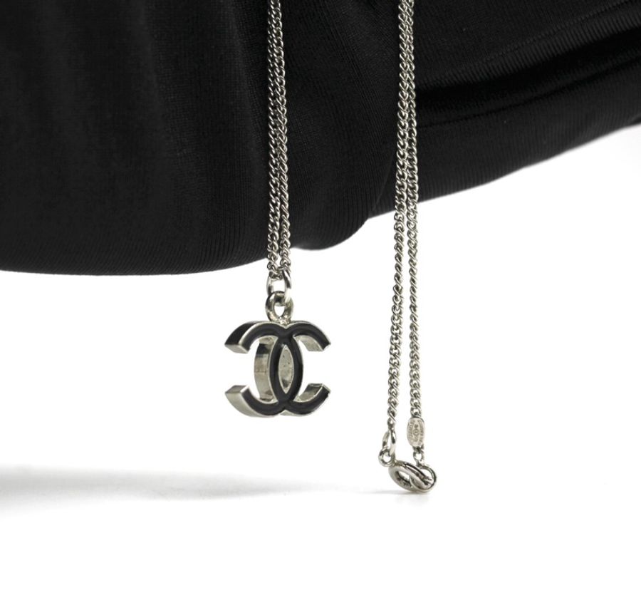 Chanel Vintage 05V琺瑯經典黑色cc項鏈-6